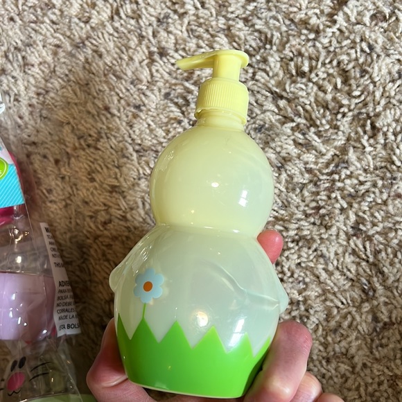 BNWT 3-pack Easter Rabbit Eggs & refillable plastic Easter Chick Soap Dispenser! - Picture 4 of 4